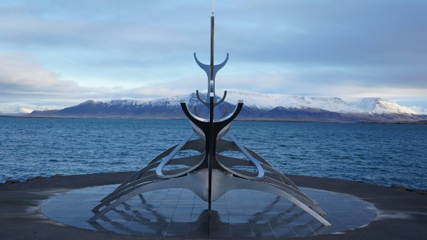 Vlkommen till Island!